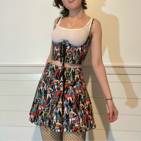 Dolls kill / DC collab corset/skirt set - Picture 5 of 16